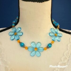 Vintage Retro 1960s Chunky Blue Glass Acrylic Floral Beaded Necklace
